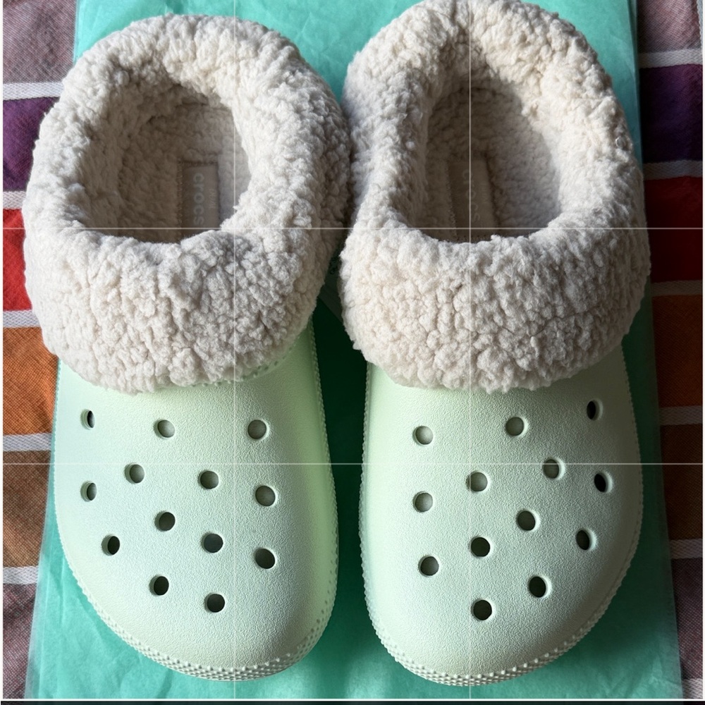 🛌 CROCS LINED CLOGS 🛌 NWT 🛌 - Picture 2 of 16